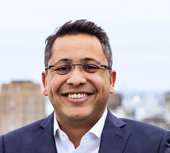 Dr. Jonathan Martinez